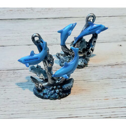 Дельфины полистоун на якоре